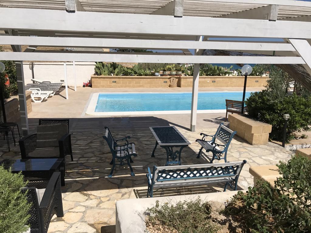 Villa Ceni - Appartamenti Con Camere, Cucina, Wc E Terrazza Sul Mare In Villa Con Piscina, Giardino E Parcheggio Marinella di Selinunte Exterior foto